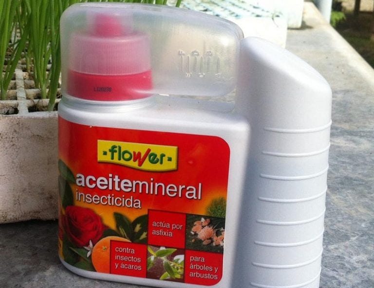 Aceite de verano para tratamientos en el huerto