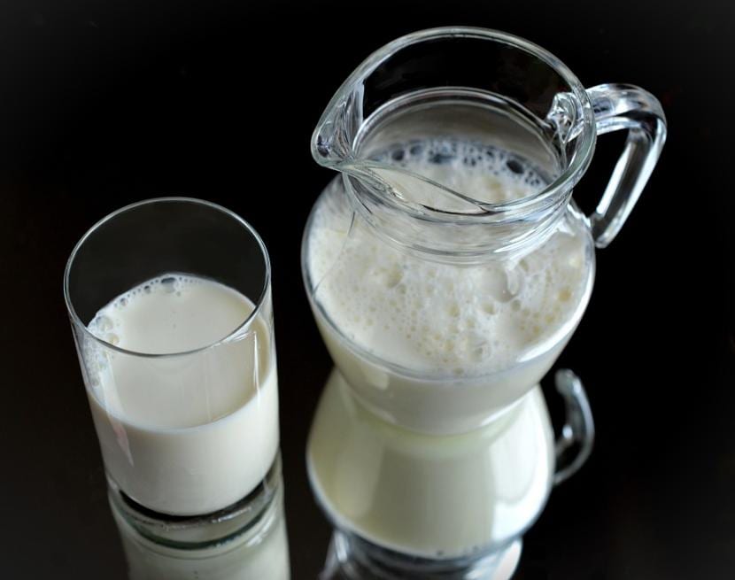 Fungicida casero con leche: receta, dosis y uso real