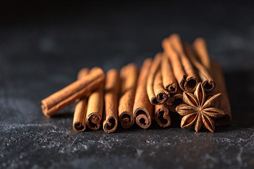 Canela molida y anís estrellado, ingredientes de un cicatrizante casero