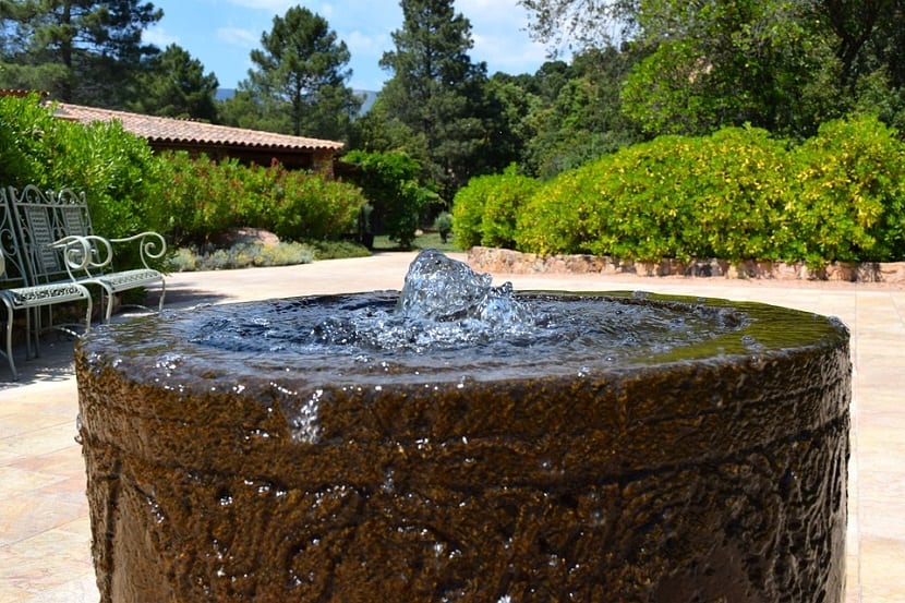 Fuentes de jardín sostenibles: guía práctica