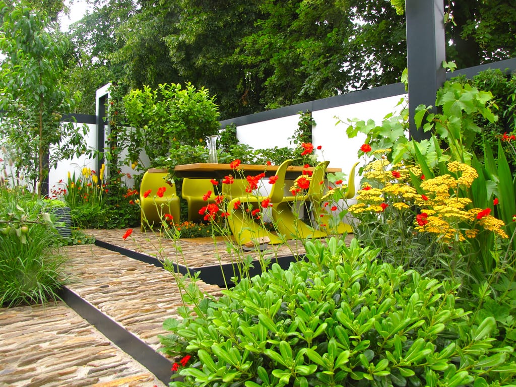 Cómo diseñar un jardín moderno: trazado, plantas y luz