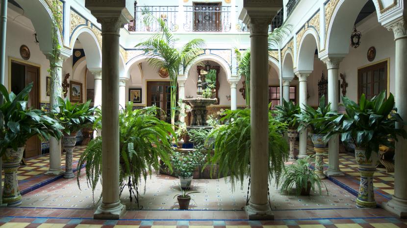 Cómo decorar un patio andaluz: la lógica detrás del estilo