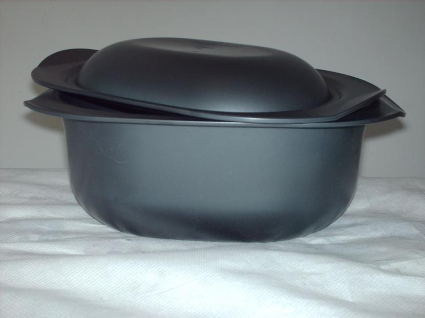 Recipiente hermético tipo tupperware para mantener la humedad durante la prueba